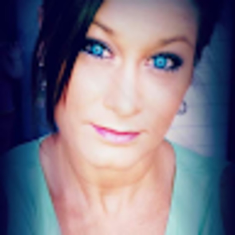 Meet your Posher, Elisia